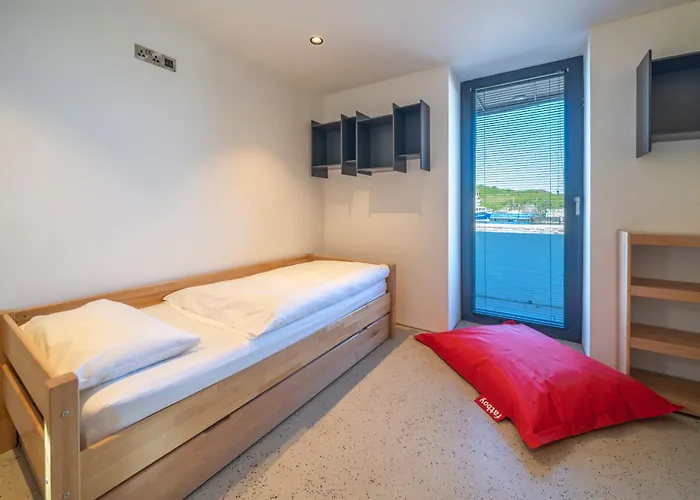 בית נופש The Dockhouse קינסייל