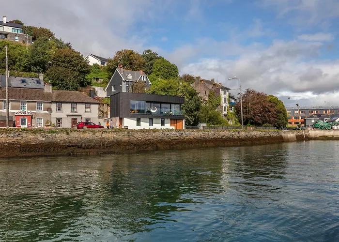 בית נופש The Dockhouse קינסייל